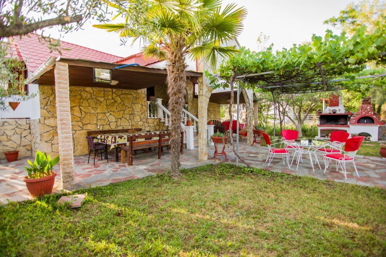 Villa Touzla Ofrínion 외부 사진
