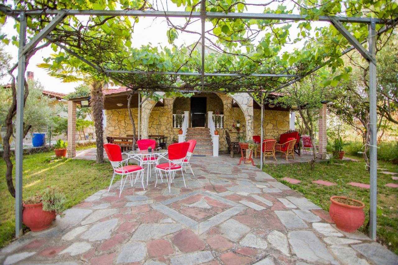 Villa Touzla Ofrínion 외부 사진