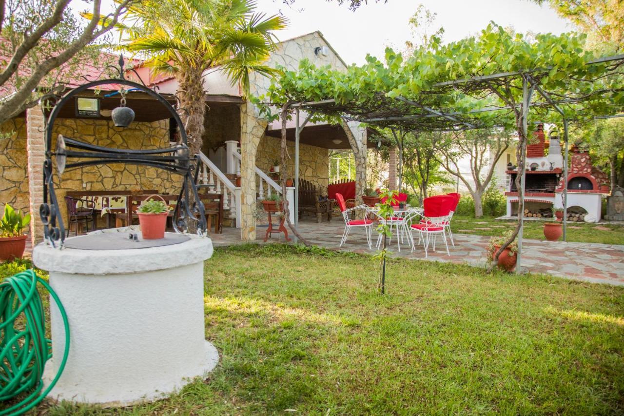 Villa Touzla Ofrínion 외부 사진